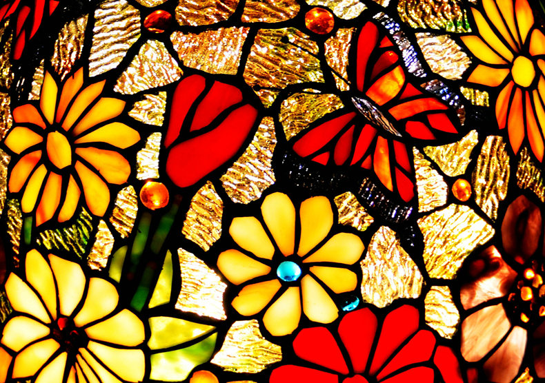 FUMAT 8" Tiffany Style Stained Glass Table Lamp - Romantic Flower Design