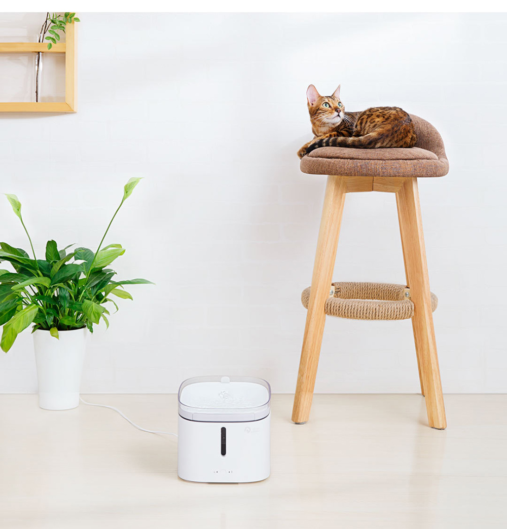 Xiaomi Creative Simple Pet Water Dispenser Four-stage Filter Circulating Water Energy Saving Non-toxic - White