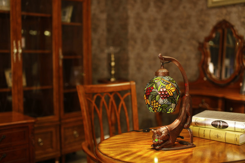 FUMAT Tiffany Style Stained Glass Handcrafted Table Lamp - Retro Cat Base Grape Design