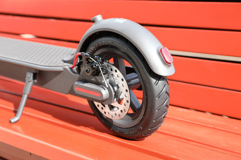 Xiaomi Mijia M365 Pro Folding Electric Scooter 300W Motor 3 Speed Modes 8.5 Inch Tire 45KM Mileage Range Double Brake System - Black