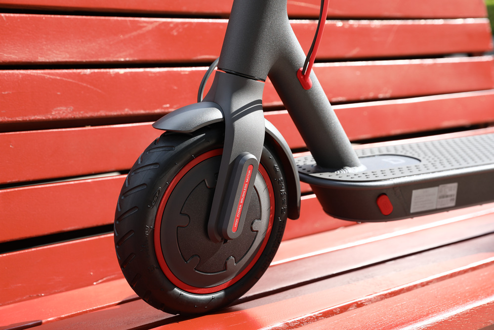 Xiaomi Mijia M365 Pro Folding Electric Scooter 300W Motor 3 Speed Modes 8.5 Inch Tire 45KM Mileage Range Double Brake System - Black