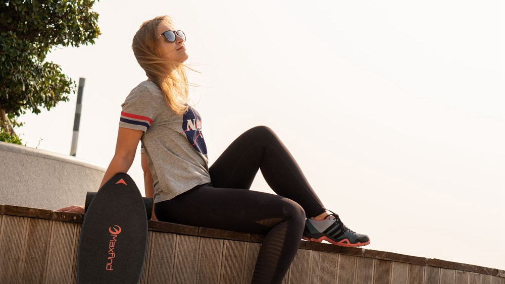 Maxfind Max 2 Electric Skateboard Wireless Remote Control Dual Motor Max Range 25km Max Speed 36km/h-Black