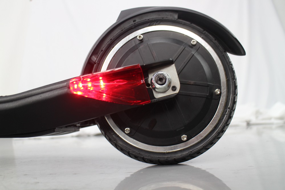 Eswing ESKICK Folding Electric Scooter 250W Motor Max 25km/h Samsung 4.4Ah Battery 8 Inches Anti-Skid Tire - Black