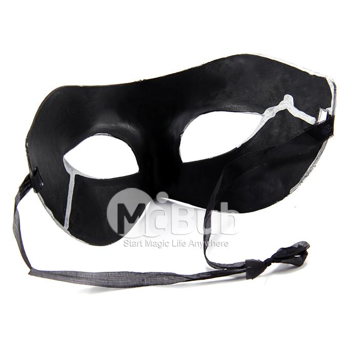 A Pair of Vintage Halloween Metal Style Mask for Party Golden Silver Random