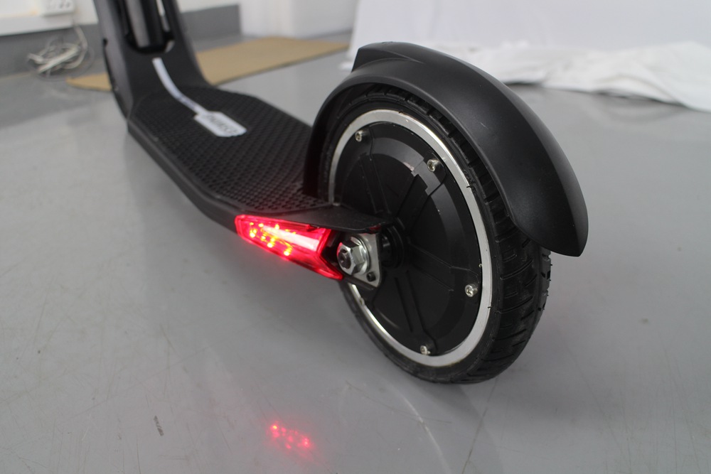 Eswing ESKICK Folding Electric Scooter 250W Motor Max 25km/h Samsung 4.4Ah Battery 8 Inches Anti-Skid Tire - Black