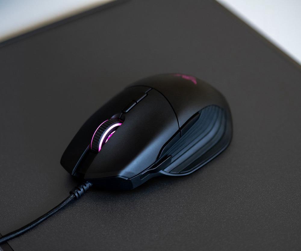 Razer Basilisk Wired Gaming Mouse Chroma Enabled RGB FPS 16000 DPI Customizable Scroll Wheel Resistance - Black