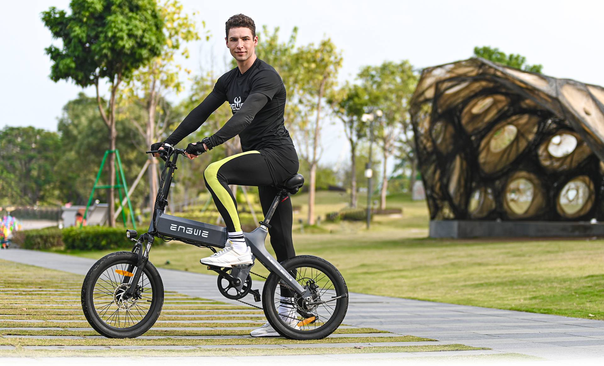 ENGWE C20 Folding Electric Bicycle 20 Inch Tires 250W Brushless Motor 36V 10.4Ah Battery 25km/h Max Speed - Black