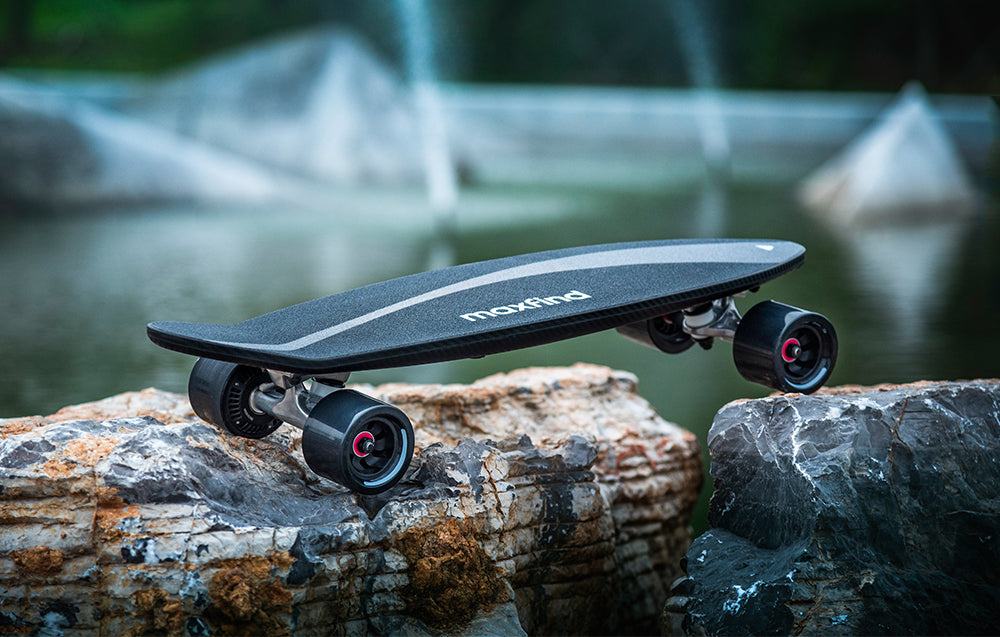 Maxfind Max One Electric Skateboard for Kid 350W Motor Max Speed 25km/h Max Range 18km