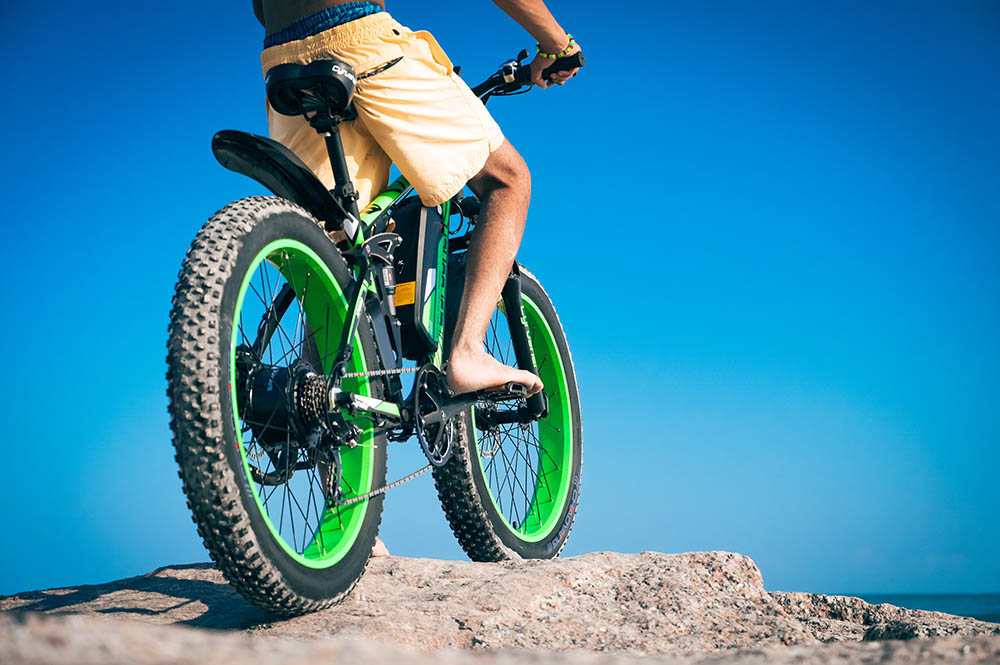 Cyrusher XF800 Electric Bike Full Suspension 26' x 4' Fat Tires 750W Motor 13Ah Removable Battery 28mph Top Speed White
