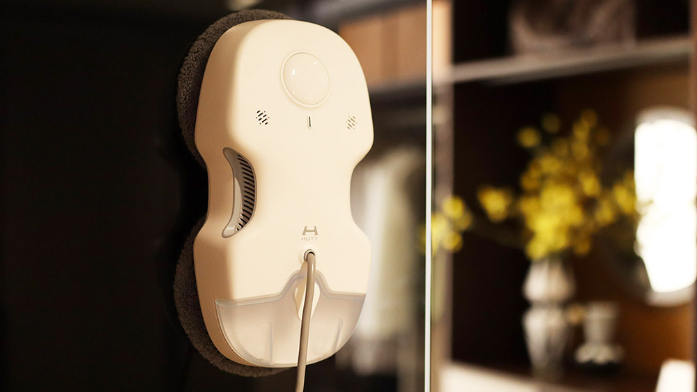 HUTT C6 Intelligent Variable Frequency Water Spraying Window Cleaning Robot