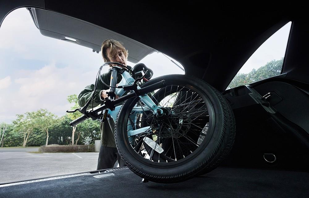ADO A20 Air Faltbares E-Bike 20 Zoll 36 V 250 W Motor 25 km/h Höchstgeschwindigkeit 10 Ah Samsung Akku 100 km Reichweite Drehmomentsensor IPX7 wasserdicht IPS Farbdisplay Carbon Riemenantrieb Doppelte hydraulische Scheibenbremse - Grau