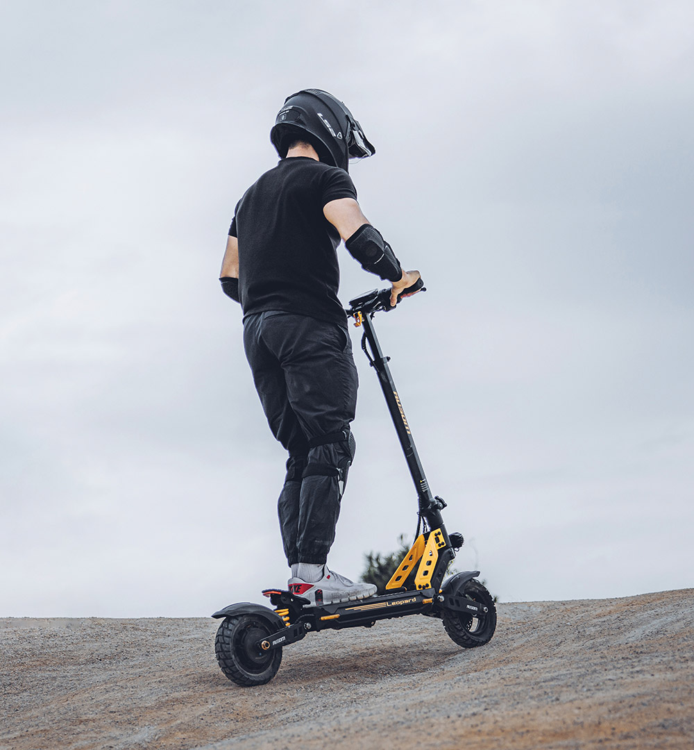 Ausom Leopard 10-inch Off-Road Electric Scooter, 1000W Motor 34mph Max Speed 20.8Ah Battery 52 Miles Range, 265lb Max Load with Smart LCD Display and Detachable Seat IP54