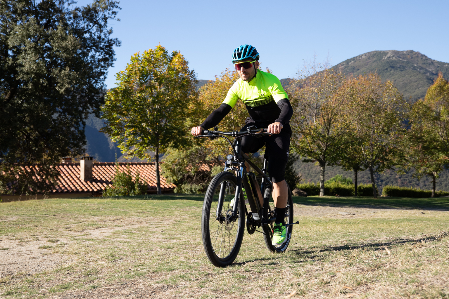 Eleglide M1 PLUS 29 inch Electric Bike 36V 12.5Ah Battery 100KM Range 250W Brushless Motor 25Km/h Max Speed Shimano 21 Speed Gear 100KM Top Range Dual Disc Brakes Cozy Foam Saddle 29