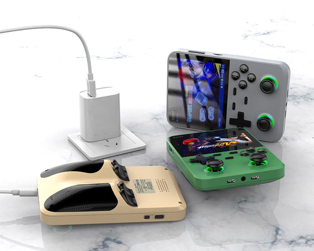 D007 Plus 64GB Handheld Game Console, 10000+ Games Preinstalled, 3.5-inch IPS Screen, Support Game Controller Connection - Green