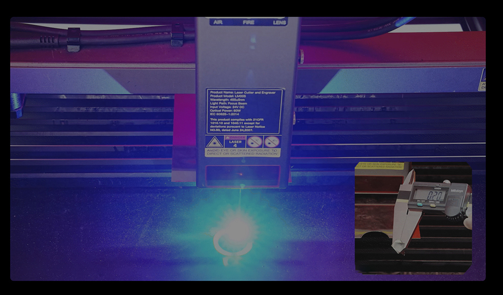 Graveur laser Creality Falcon2 Pro 60 W avec module laser 1,6 W, classe 1 de la FDA, conception entièrement fermée et à tiroir, arrêt de sécurité à couvercle ouvert, assistance pneumatique, caméra intégrée, vitesse maximale de 700 mm/min, 400 x 400 mm