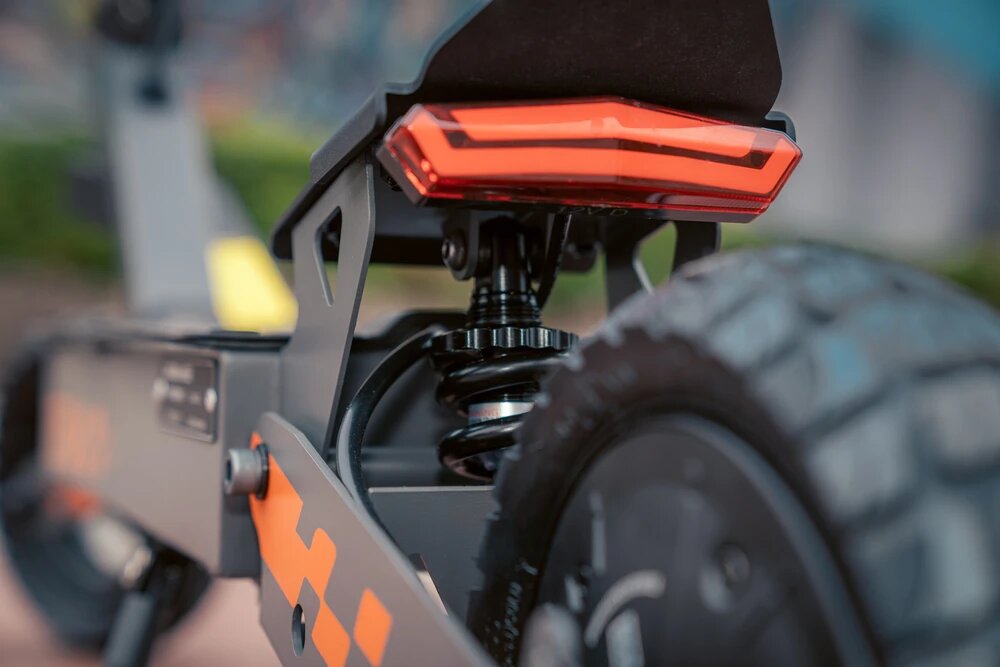 Kukirin G2 Faltbarer E-Scooter, 800W Motor, 48V 15Ah Akku, 10 Zoll Reifen, 45 km/h Höchstgeschwindigkeit, 55 km Reichweite, Touchscreen-Display, Scheibenbremsen vorne und hinten