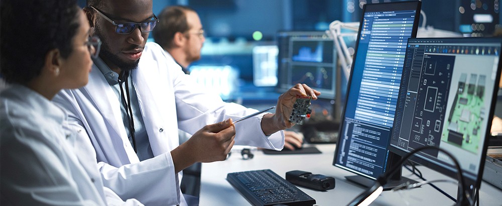 GEEKOM GT13 Pro Mini PC, Intel Core i9-13900H 14 Core Max 5.4GHz, 32GB RAM 2TB SSD, 2*USB 4 Type-C (8K@30Hz)+2*HDMI 2.0 (4K@60Hz) Four Screen Display, WiFi 6E Bluetooth 5.2, 3*USB 3.2 1*USB 2.0 1*RJ45 1*SD Card Reader 1*3.5mm Audio Jack