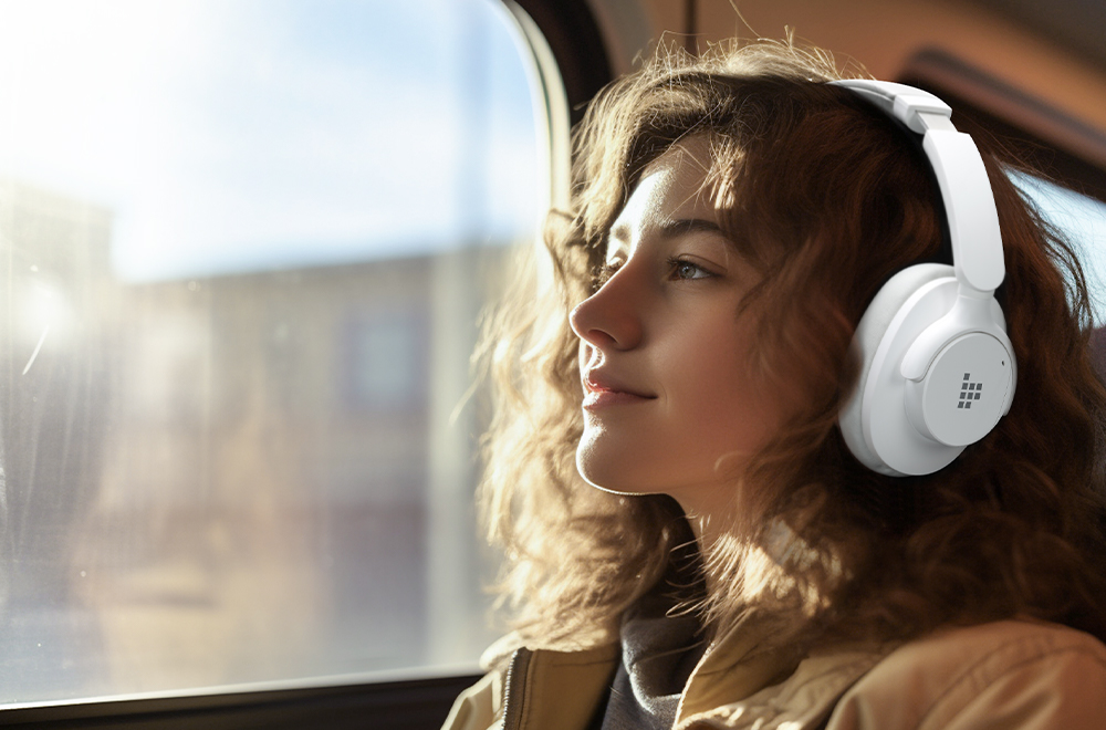 Tronsmart Sounfii Q20 ANC Bluetooth Headphones, 50 Hours Autonomy, 90° Swiveling Earpads, Pair with 2 Devices, Tronsmart App Control, Built-in Mic for Clear Calls, Active Noise Cancellation - White