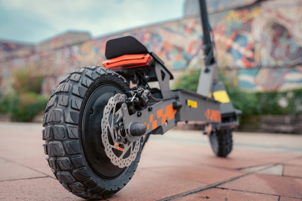 Kukirin G2 Faltbarer E-Scooter, 800W Motor, 48V 15Ah Akku, 10 Zoll Reifen, 45 km/h Höchstgeschwindigkeit, 55 km Reichweite, Touchscreen-Display, Scheibenbremsen vorne und hinten