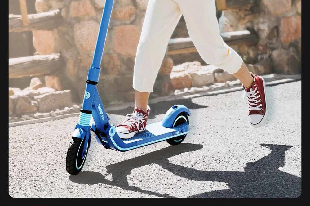 Refurbished Ninebot E8 2.55Ah 200W Folding Electric Pink