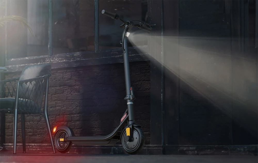 Atomi E20 Electric Scooter 8.5 inch Air Tire 250W Motor (Max Output 500W) 36V 7.5Ah Battery 30km Range Dual Brake 120kg