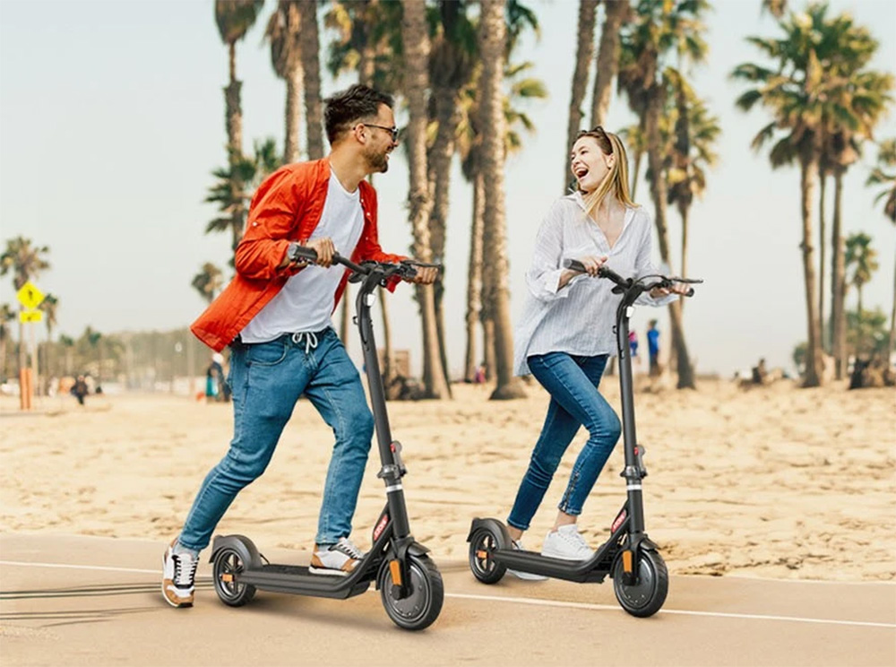 Atomi E20 Electric Scooter 8.5 inch Air Tire 250W Motor (Max Output 500W) 36V 7.5Ah Battery 30km Range Dual Brake 120kg