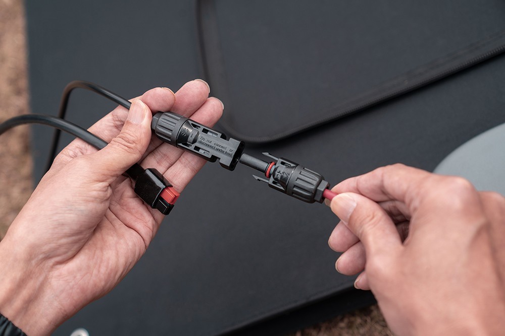 LANPWR 2400 Pro Balkon-Solarsystem 2040Wh + 1x OUKITEL PV400 Faltbares Solarpanel 400W