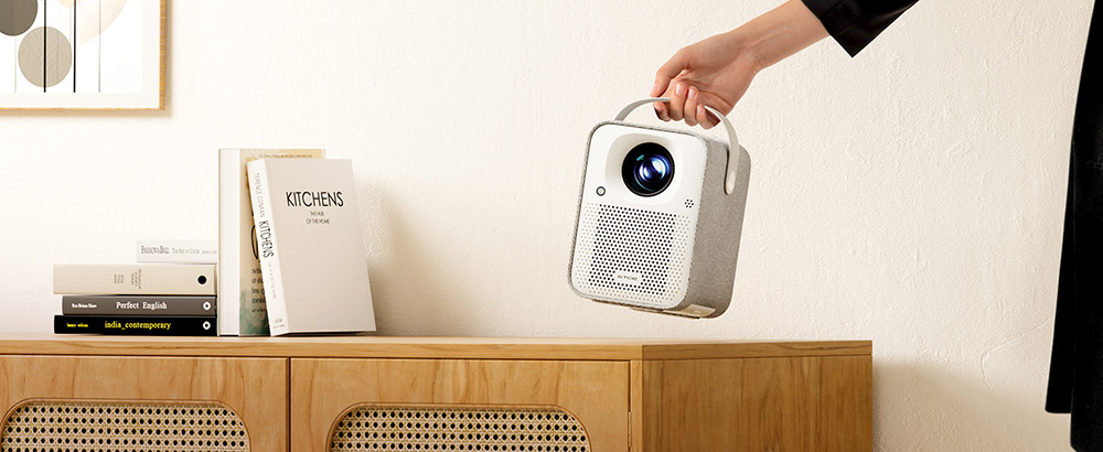 Refurbished ETOE Seal Projector, 400 ANSI Lumens, Google TV, Native 1080P, Auto Focus & Auto Keystone Correction, Google Assistant
