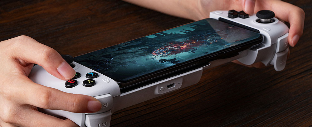 8Bitdo Ultimate Mobile Gaming Controller Xbox Edition, Compatible with iOS & Android, Suitable for phones 100–170mm in length- Black