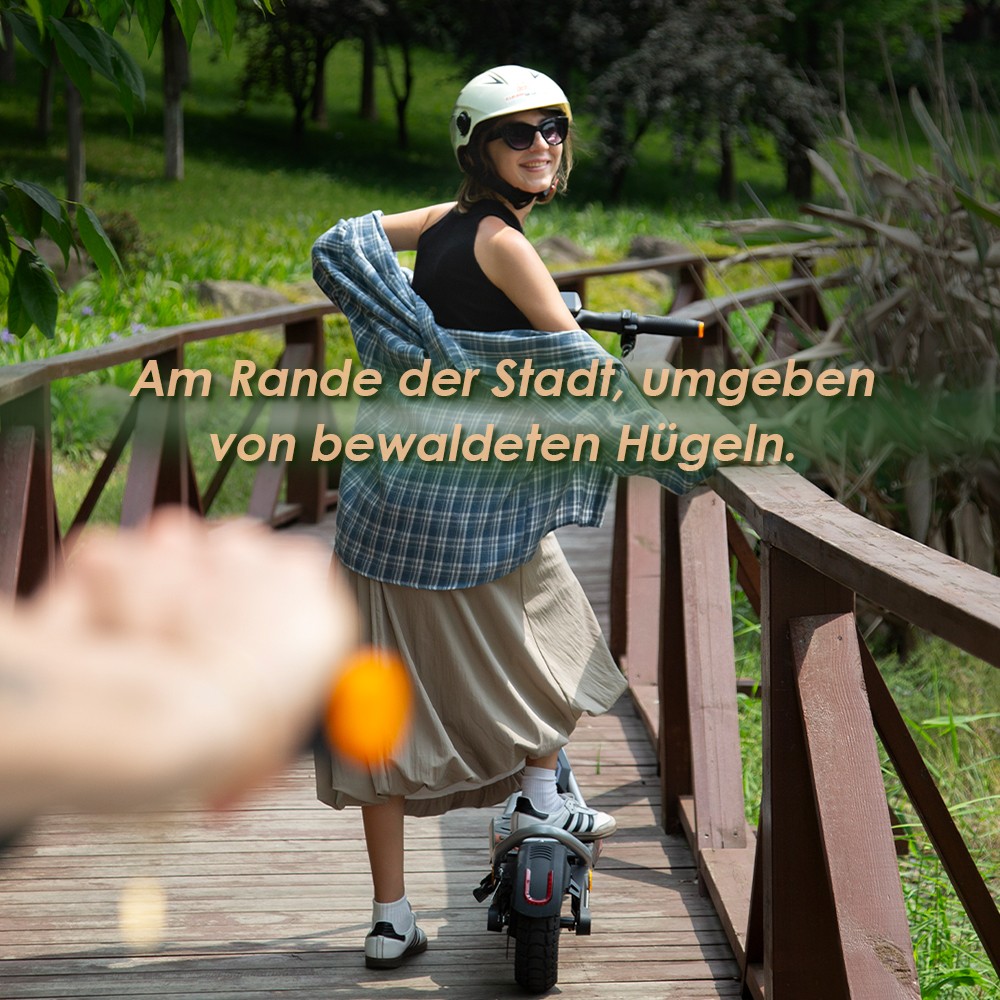 Kukirin A1 Faltbarer Elektroroller, 800-W-Motor, 48-V-13-Ah-Akku, 10-Zoll-Vakuumreifen, 45 km/h Höchstgeschwindigkeit, 45 km Reichweite, Scheibenbremse vorne und hinten, Stoßdämpfung vorne und hinten