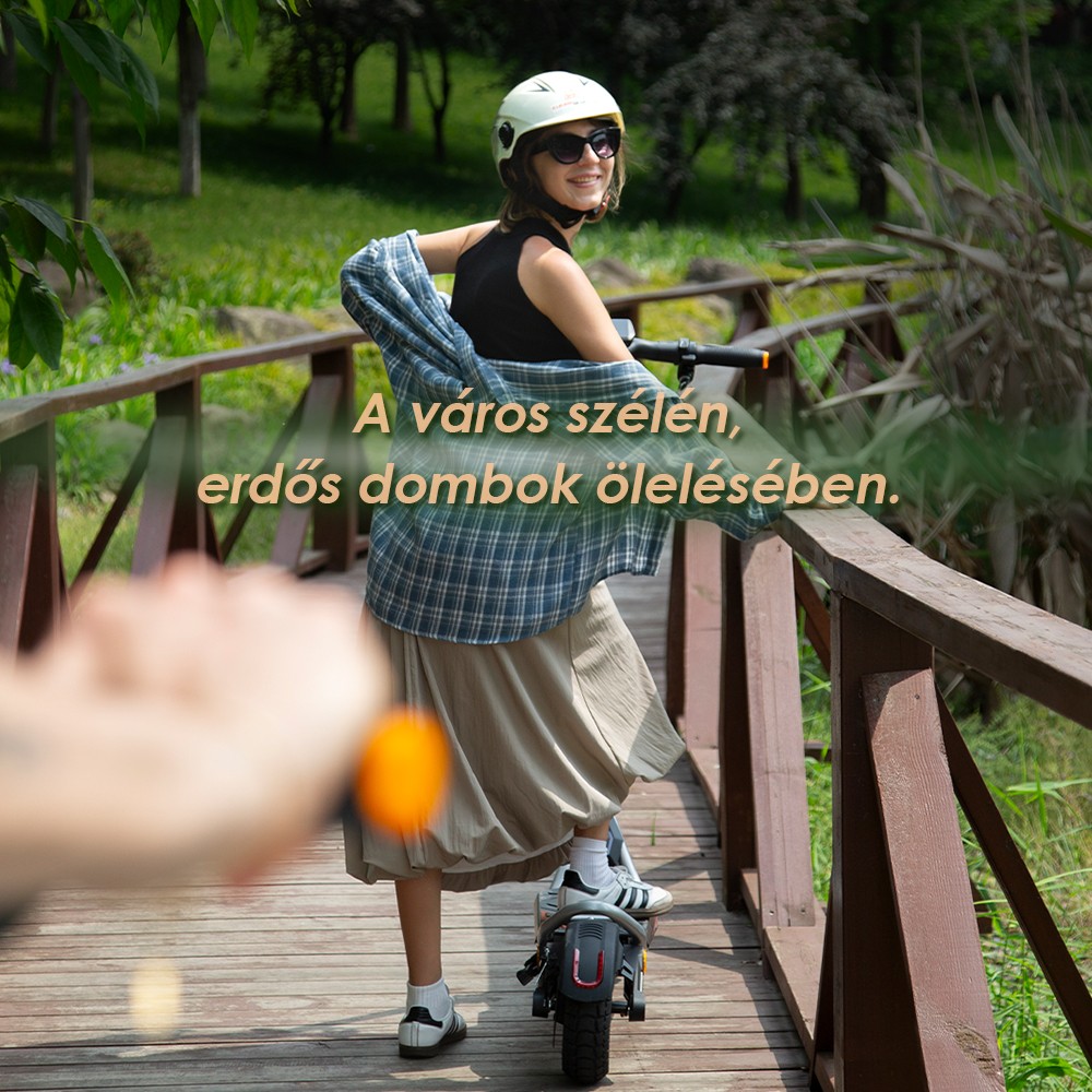 Kukirin A1 Összecsukható Elektromos Roller, 800 W-os Motor, 48 V 13 Ah Akkumulátor, 10 hüvelykes Vákuum Kerékpár, 45 km/h Max Sebesség, 45 km Hatótávolság, Első és Hátsó Tárcsafék, Első és Hátsó Lengéscsillapítás