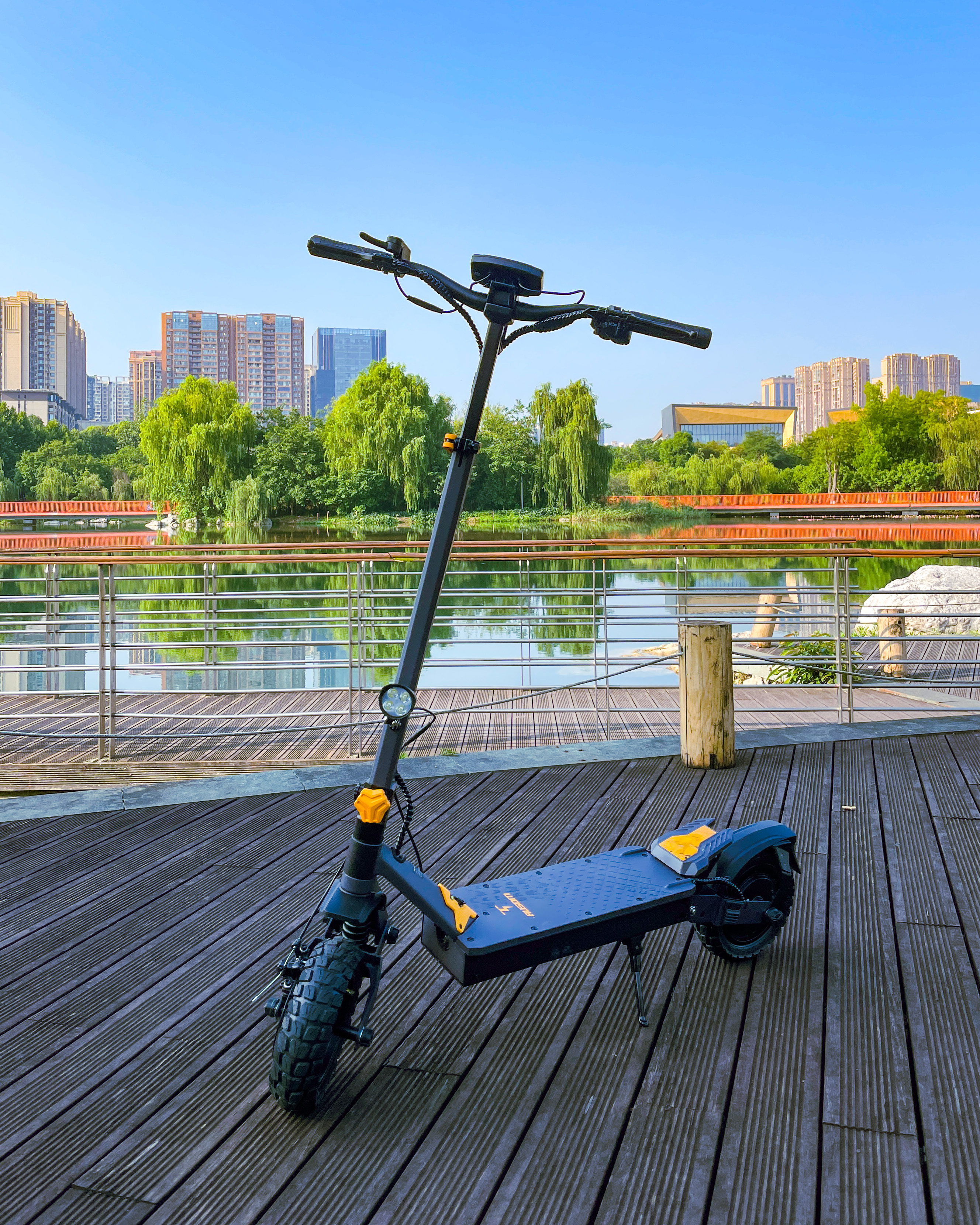 Ausom L1 Electric Scooter, 800W Motor, 48V 15.6Ah Battery, 10 inch Tires, 45km/h Max Speed, 70km Range, Front & Rear Disc Brakes, Dual Swingarm Suspension, NFC & Passcode Lock