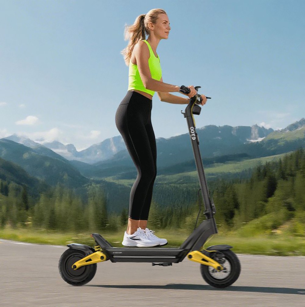 OOTD S10 Összecsukható Elektromos Roller 10 hüvelykes Gumiabroncsok 1400W Motor 25km/h Max. Sebesség 48V 20Ah Akkumulátor 60-70km-es hatótávolsághoz 120KG Max. Terhelés Tárcsafék Ütéscsillapítás IPX4 APP - Sárga