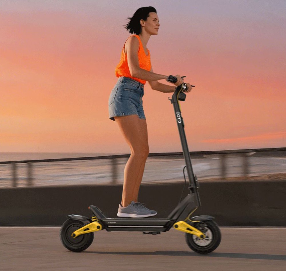 OOTD S10 Folding Electric Scooter 10 Inch Tires 1400W Motor 25km/h Max Speed 48V 20Ah Battery for 60-70km Range 120KG Max Load Disc Brake shock absorption IPX4 APP - Yellow