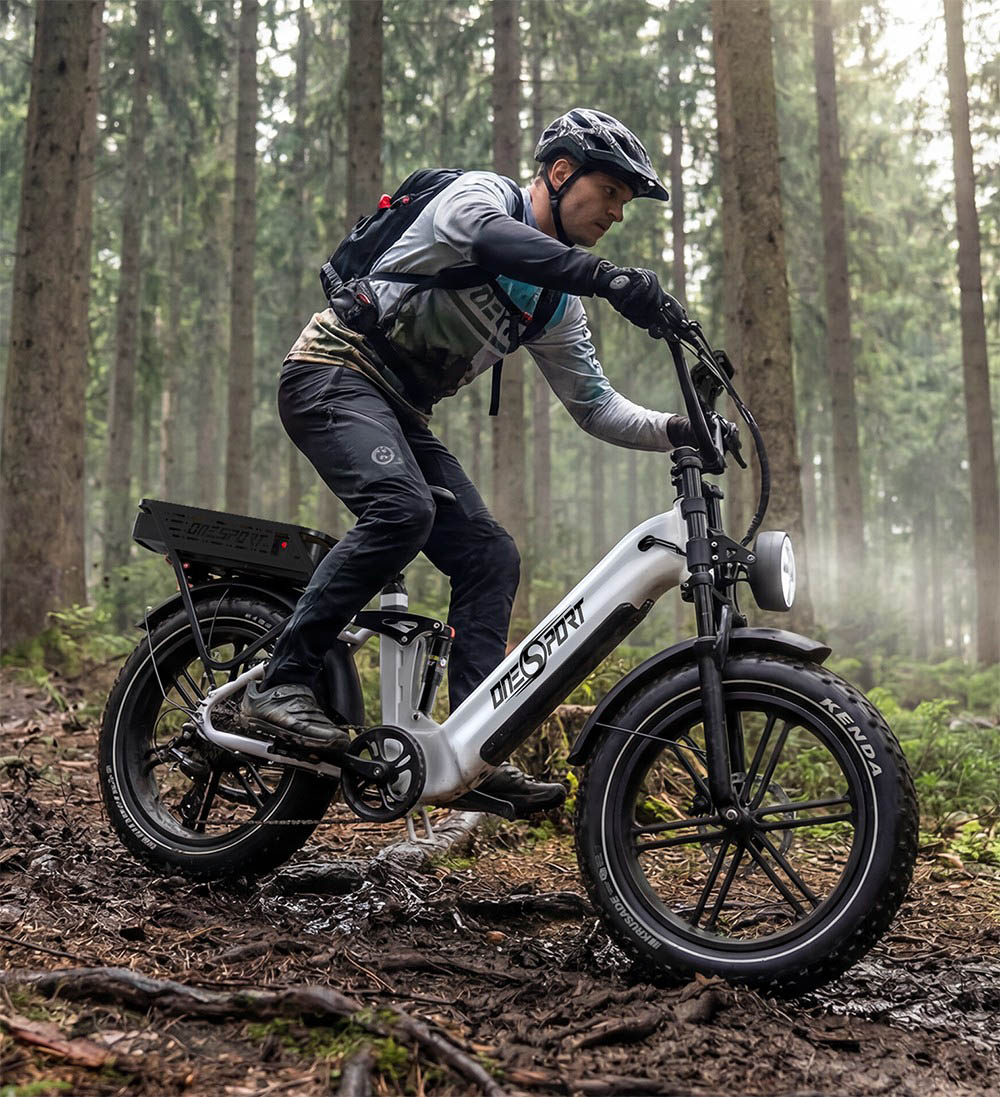 ONESPORT OT08 Pro elektromos kerékpár, 500 W-os motor, 2 x 48 V-os 18 Ah-s akkumulátor, 20 x 4,0 hüvelykes gumiabroncsok, 25 km/h maximális sebesség, 190 km-es hatótávolság, elöl és hátul olajos tárcsafékek, teleszkópvilla, Shimano 7 sebességes - fehér