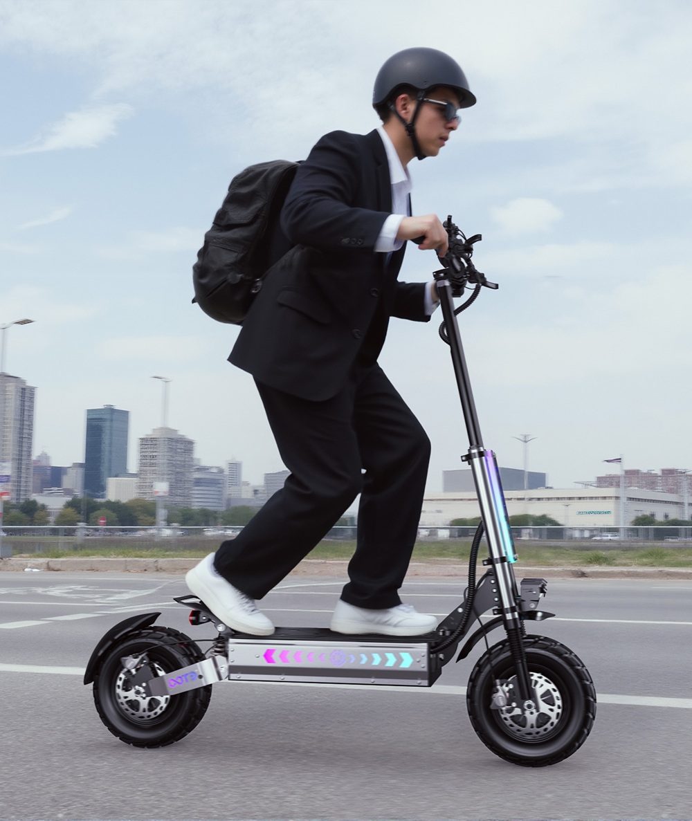 OOTD T90 Elektroroller, 2 Motoren mit 2100 W, 60 V 31,2 Ah Batterie, 13 Zoll Reifen, 85 km/h Höchstgeschwindigkeit, 100 km Reichweite, hydraulische Scheibenbremsen, doppelte hydraulische Vorderradfederung und Doppelfederung hinten