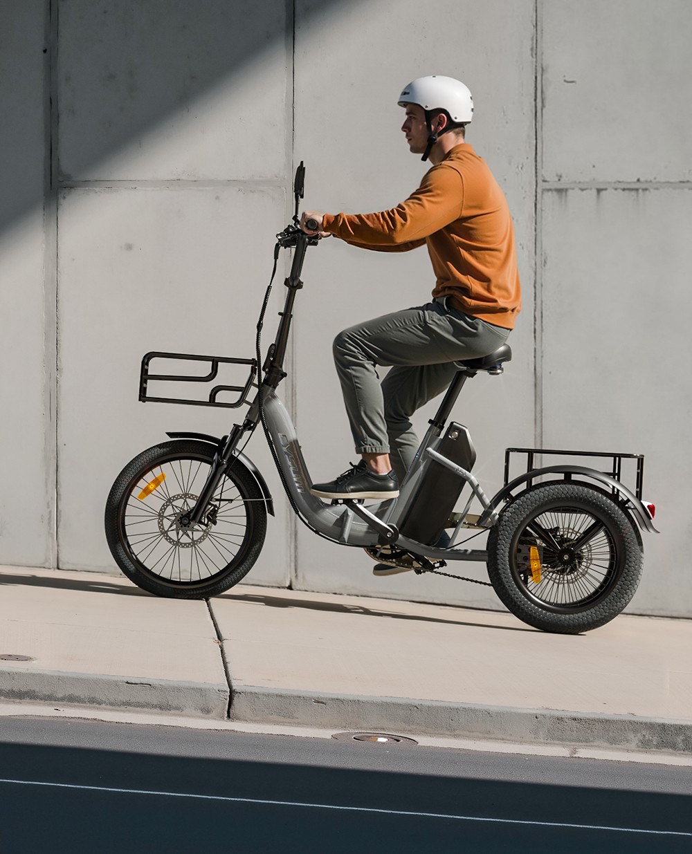 Cysum AG1 Pro Elektrodreirad, 750-W-Hochgeschwindigkeitsmotor, 48-V-20-Ah-Akku, 100 km Reichweite, 25 km/h Höchstgeschwindigkeit, hydraulische SHIMANO MT200 Scheibenbremsen, Gepäckkörbe vorne und hinten, stoßdämpfende Vordergabel und Sitz, NFC-Entsperrung, IPX5
