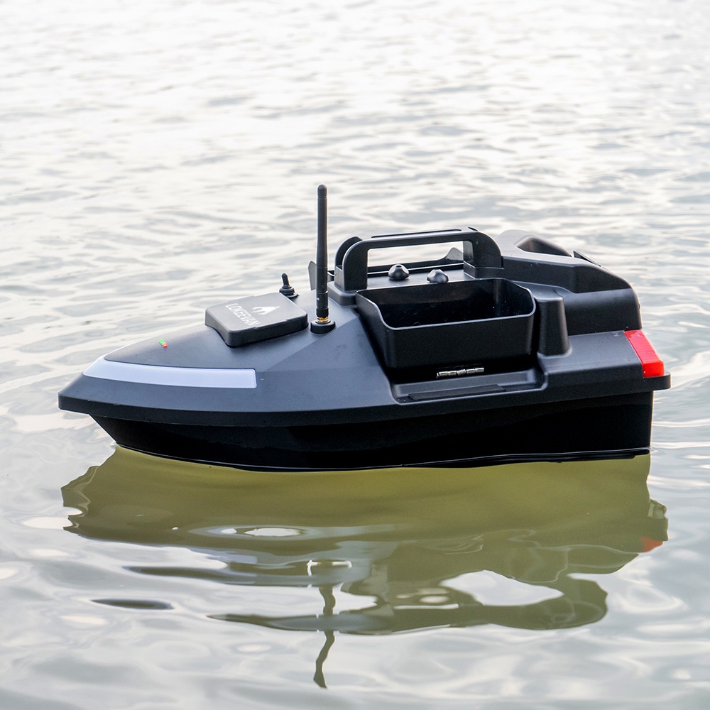 LOKEEVAN V020 GPS-Futterboot mit Fernbedienung, zwei Motoren, BDS + GPS-Satellitenpositionierung, 40 Wegpunkte, automatischer Fahrt, 2 kg Köderkapazität, 3 unabhängige Köderbehälter, 500 m Fernbedienung, automatische Rückkehr, windbeständiger Rumpf