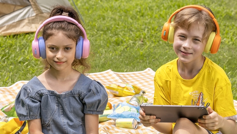 Tronsmart KH03 ANC Kids Headphones, Active Noise Cancellation, 93dB Volume Limit, 70H Playtime, Built-in HD Mic, Multiple Lighting Modes, Breathable Protein Earpads - Orange