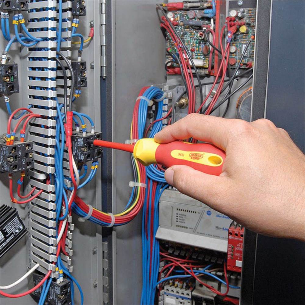 Draper Tools 18 Piece Voltage Tester & Insulated Screwdriver Set 05776