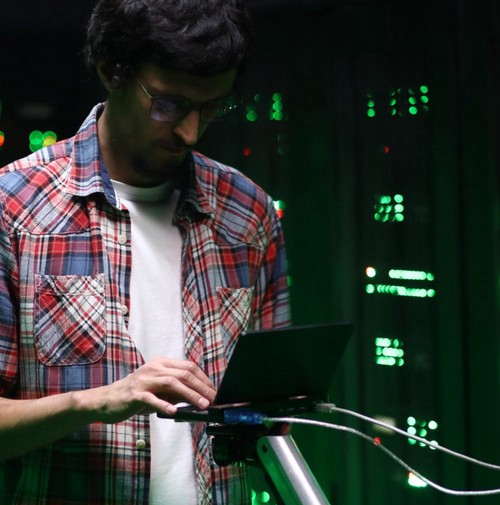 One Netbook  A1 360 Degree 2 in 1 Pocket Laptop Intel M3-8100Y  7" Touch Screen 2560*1200 IPS 16GB RAM 512GB PCIe SSD RS232 Port Gigabit RJ45 Windows 10 Fingerprint- Black