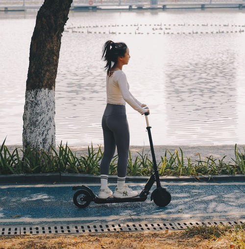 KuKirin S3 Pro Electric Scooter 8in Honeycomb Tire 250W Motor 25km/h Max Speed 7.5Ah Battery 30km Mileage