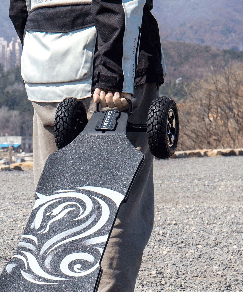https://img.gkbcdn.com/d/202406/OMW-Cavalry-Electric-Skateboard-524767-16._p1_.jpg