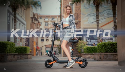 KuKirin G2 Pro 2024 New version Folding Electric Scooter 9.0x3.0 Inch Tubeless Vacuum Tire 600W Motor 48V 15.6Ah Battery 58km Max Range, HD LCD Display Dual Disc Brake Led Light Spring Shock Absorber, Detachable Seat Turn signal light