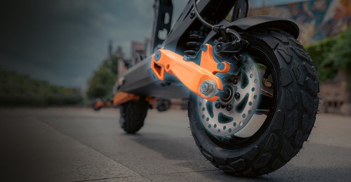 KuKirin G2 Pro 2024 New version Folding Electric Scooter 9.0x3.0 Inch Tubeless Vacuum Tire 600W Motor 48V 15.6Ah Battery 58km Max Range, HD LCD Display Dual Disc Brake Led Light Spring Shock Absorber, Detachable Seat Turn signal light