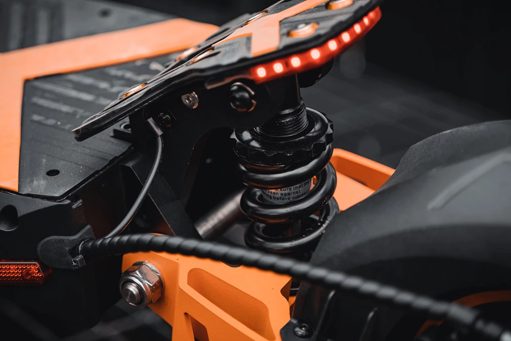 Trottinette électrique KuKirin G2 Max Pneus tout-terrain de 10 pouces Moteur 1000 W Vitesse maximale de 55 km/h Batterie 48 V 20 Ah Autonomie de 80 km Charge maximale de 120 kg Siège amovible Hauteur réglable