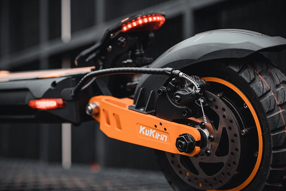 Trottinette électrique KuKirin G2 Max Pneus tout-terrain de 10 pouces Moteur 1000 W Vitesse maximale de 55 km/h Batterie 48 V 20 Ah Autonomie de 80 km Charge maximale de 120 kg Siège amovible Hauteur réglable