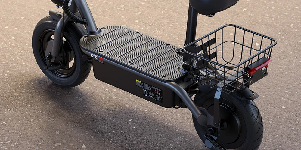 Scooter electric iScooter F3 cu scaun și coș din spate, motor 1000 W, baterie 48 V 13 Ah, anvelopă pneumatică de 10 inchi, viteză maximă 45 km/h, autonomie 60 km, frână cu tambur față și spate, sarcină maximă 120 kg