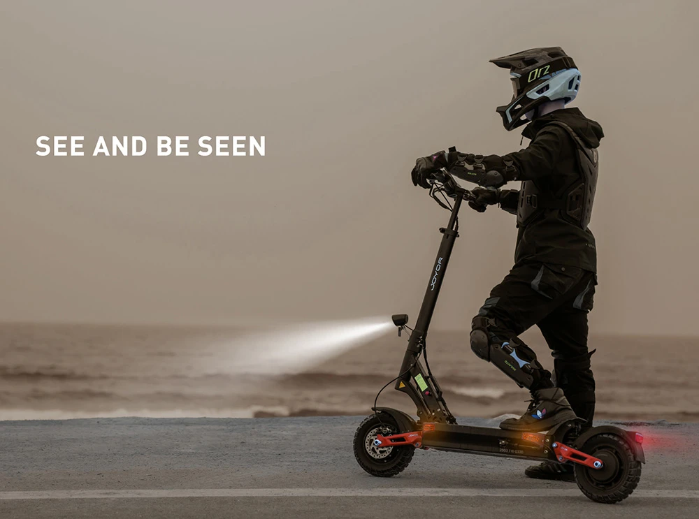 Trottinette électrique Joyor T10, moteur 2 x 1 000 W, batterie 60 V 18 Ah, pneus 10 pouces, vitesse maximale 60 km/h, autonomie 75 km, freins à disque hydrauliques avant et arrière, amortisseurs à ressort hydrauliques avant et arrière