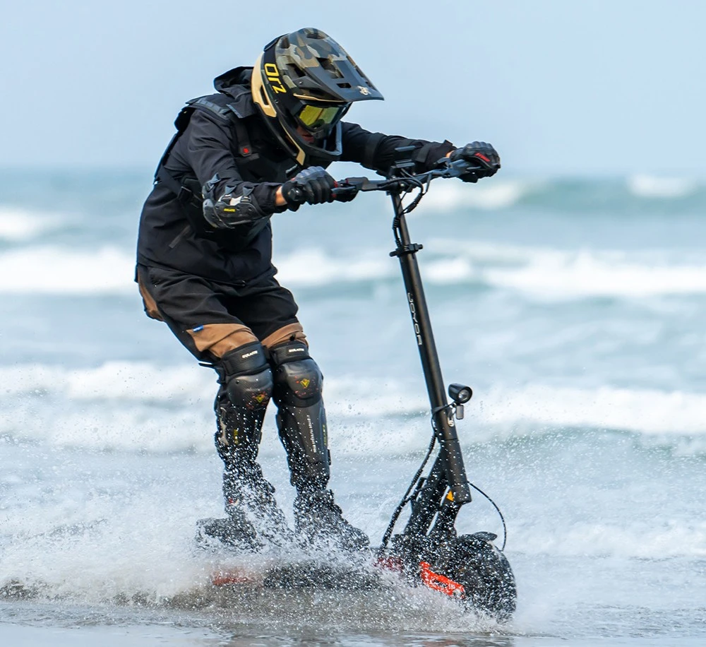 Trottinette électrique Joyor T10, moteur 2 x 1 000 W, batterie 60 V 18 Ah, pneus 10 pouces, vitesse maximale 60 km/h, autonomie 75 km, freins à disque hydrauliques avant et arrière, amortisseurs à ressort hydrauliques avant et arrière